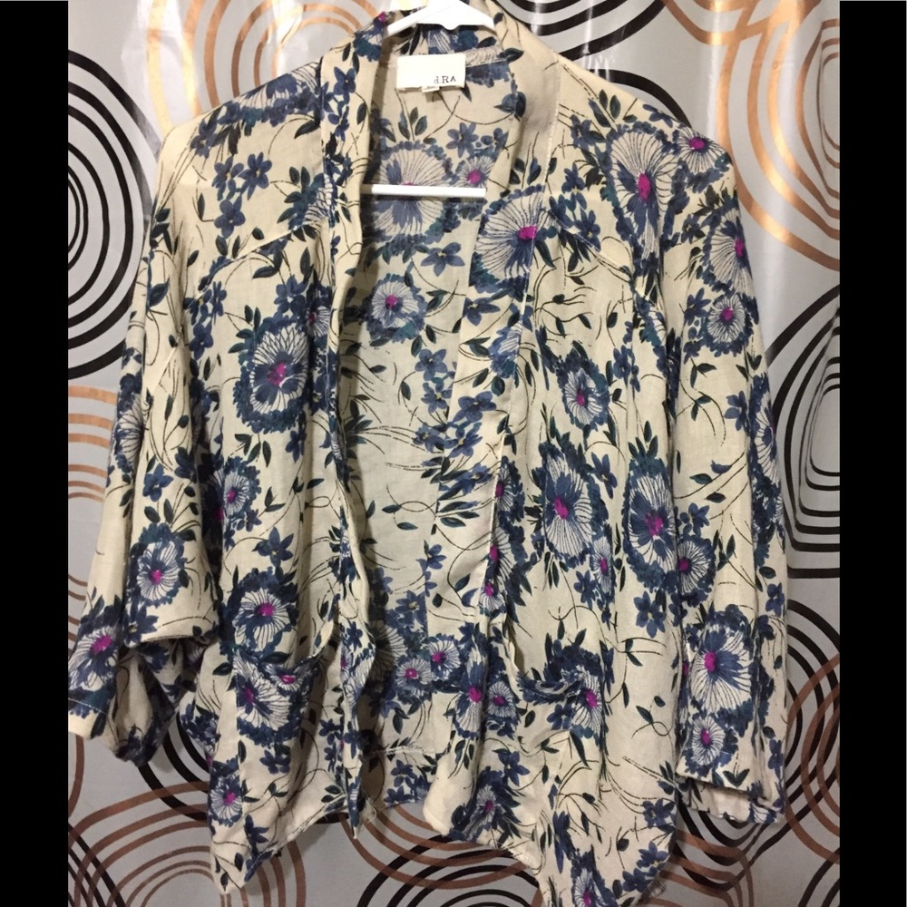 D. RA  Cardigan Top Sz XS